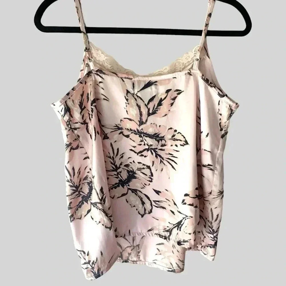 HOUSE OF HARLOW 1960 | NWOT | FLORAL CAMISOLE PINK GRAY | SIZE: MEDIUM - Picture 3 of 5